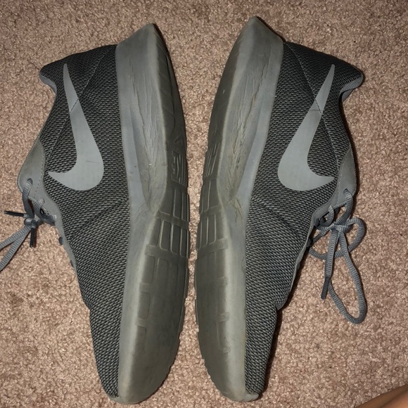 Men’s Nike Roshe - Picture 4 of 4